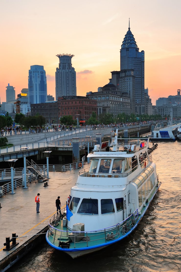 Boat Huangpu River With Shanghai Urban Architecture Sunset Dock 649448 2284